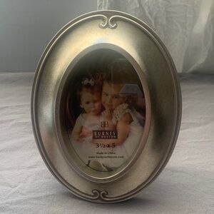 VINTAGE- Burnes of Boston Elegant Silver Oval Frame